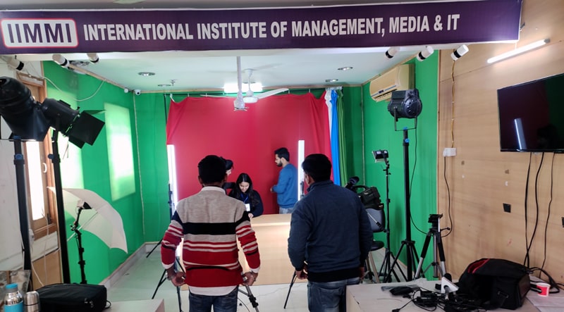 Media Lab for Mass Communication Students
